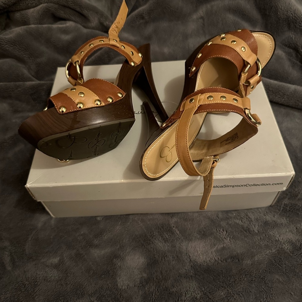 Jessica Simpson Tan & Brown Sandals